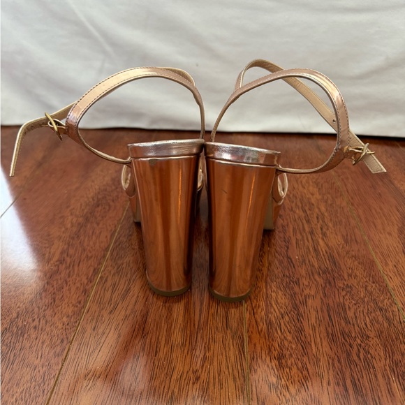 Charles David rose gold metallic block heel platform sandals size 8.5 - Picture 3 of 6